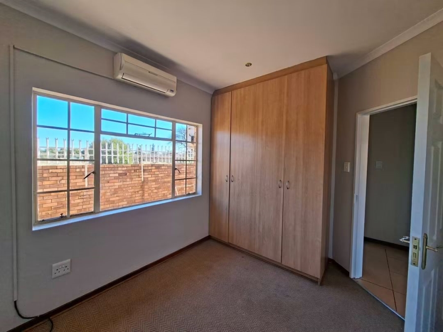 2 Bedroom Property for Sale in Rhodesdene Northern Cape